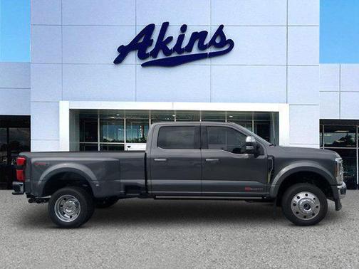 2025 Ford F-450 Lariat