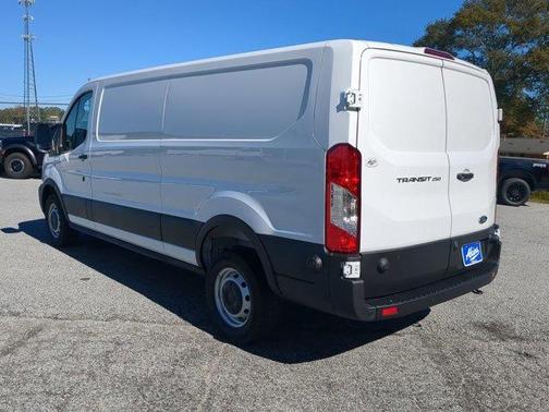 2025 Ford Transit-250 XL