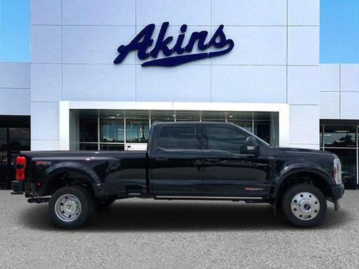 2025 Ford F-450 Platinum