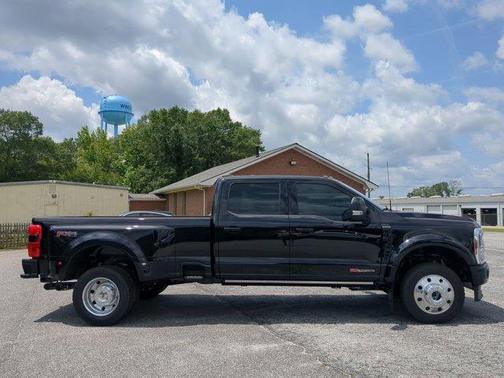 2025 Ford F-450 Platinum