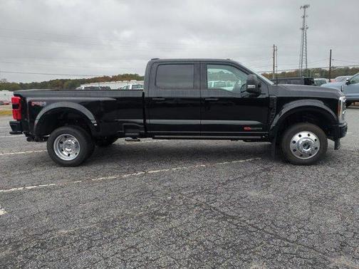 2025 Ford F-450 Platinum