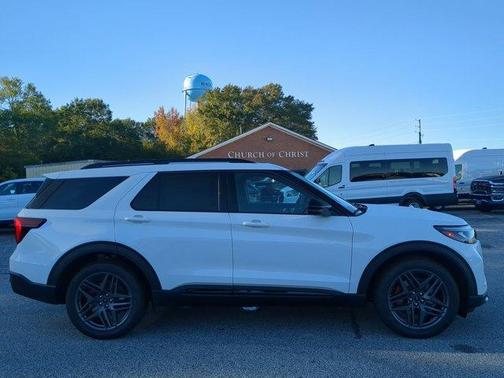 2025 Ford Explorer ST