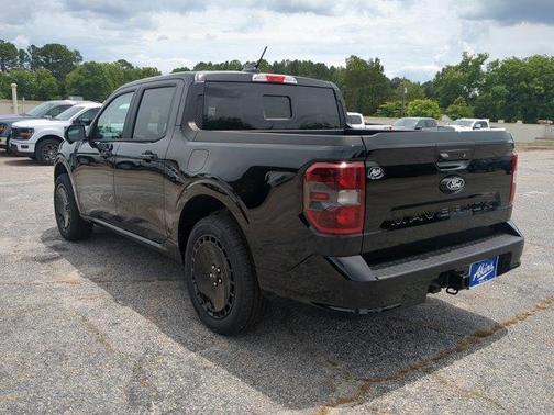 Shadow Black 2026 Ford Maverick Lobo High