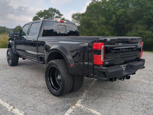 2025 Ford F-450 Platinum
