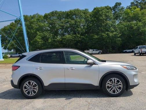 Ingot Silver Metallic 2020 Ford Escape SEL
