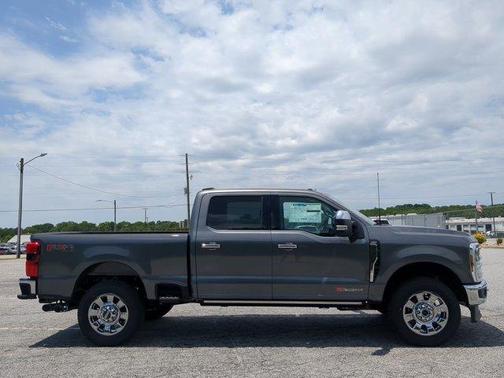 2025 Ford F-350 Lariat Super Duty