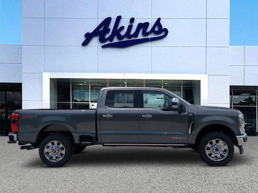 2025 Ford F-350 Lariat Super Duty