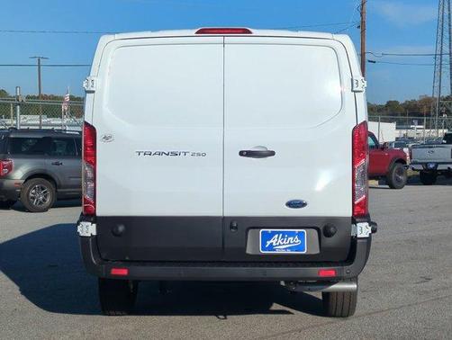 2025 Ford Transit-250 XL