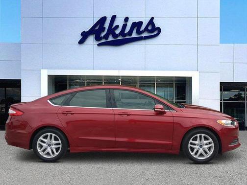 Ruby Red Metallic Tinted Clearcoat 2016 Ford Fusion SE
