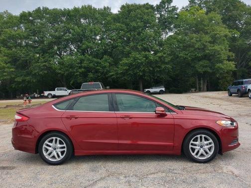 Ruby Red Metallic Tinted Clearcoat 2016 Ford Fusion SE
