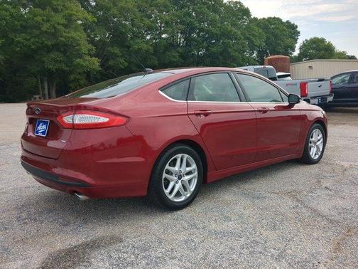 Ruby Red Metallic Tinted Clearcoat 2016 Ford Fusion SE