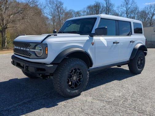 Oxford White 2026 Ford Bronco Badlands