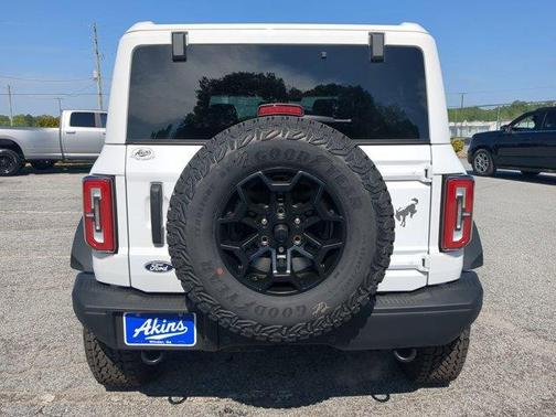 Oxford White 2026 Ford Bronco Badlands