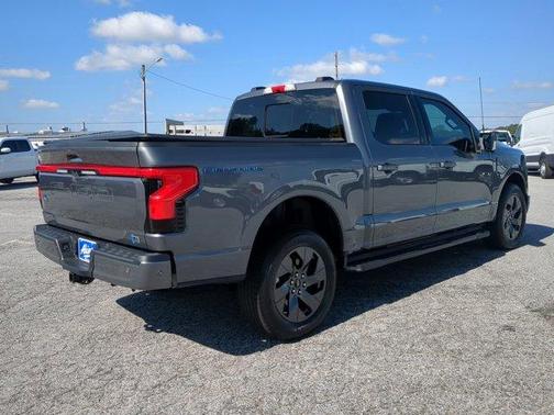 2023 Ford F-150 Lightning LARIAT