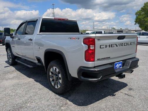2022 Chevrolet Silverado 2500 Custom
