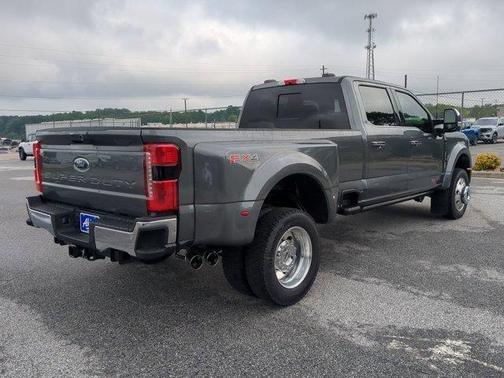2025 Ford F-450 Lariat