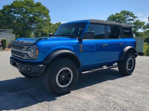 Velocity Blue Metallic 2023 Ford Bronco Badlands