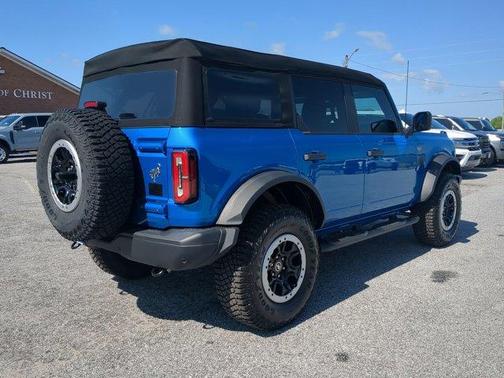Velocity Blue Metallic 2023 Ford Bronco Badlands