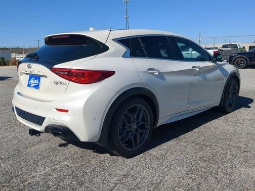 2018 INFINITI QX30 Sport