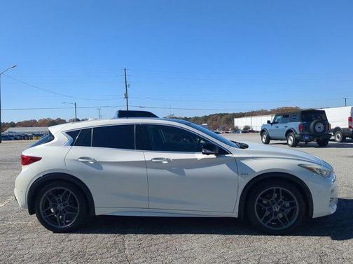 2018 INFINITI QX30 Sport