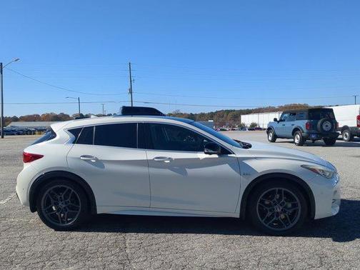 2018 INFINITI QX30 Sport
