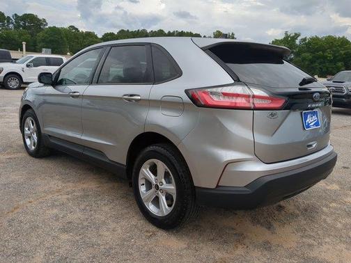 Iconic Silver Metallic 2024 Ford Edge SE