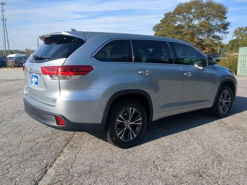 2017 Toyota Highlander LE