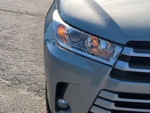 2017 Toyota Highlander LE