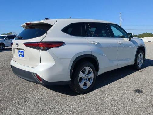 2022 Toyota Highlander L