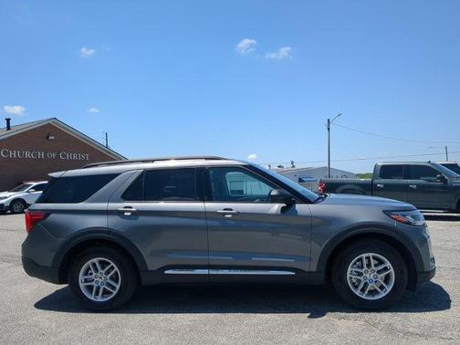 Carbonized Gray Metallic 2025 Ford Explorer Active