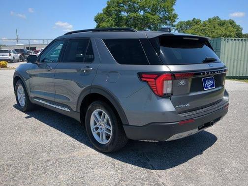 Carbonized Gray Metallic 2025 Ford Explorer Active