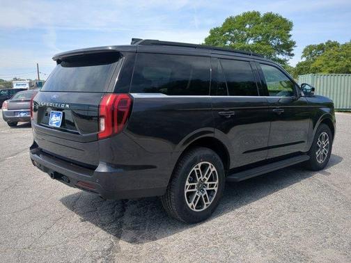 Dark Matter Gray Metallic 2026 Ford Expedition Active