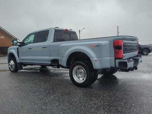 2025 Ford F-450 Platinum