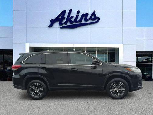 2018 Toyota Highlander LE