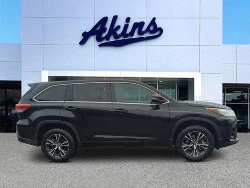 2018 Toyota Highlander LE