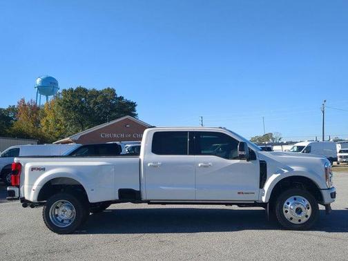 2025 Ford F-450 Platinum