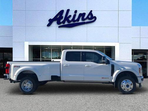 2025 Ford F-450 Platinum