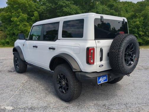 Oxford White 2026 Ford Bronco Badlands