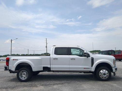 2025 Ford F-450 Lariat