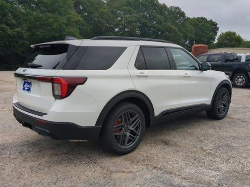Star White 2026 Ford Explorer ST-Line