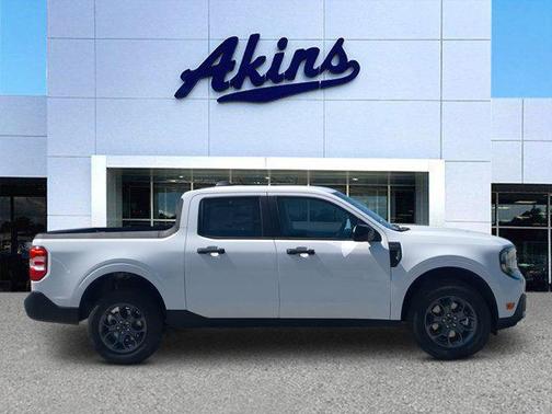 Oxford White 2026 Ford Maverick XLT Truck