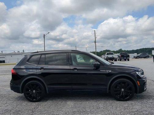 2020 Volkswagen Tiguan 2.0T SE R-Line Black