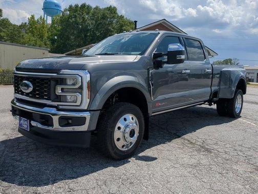 2025 Ford F-450 Lariat