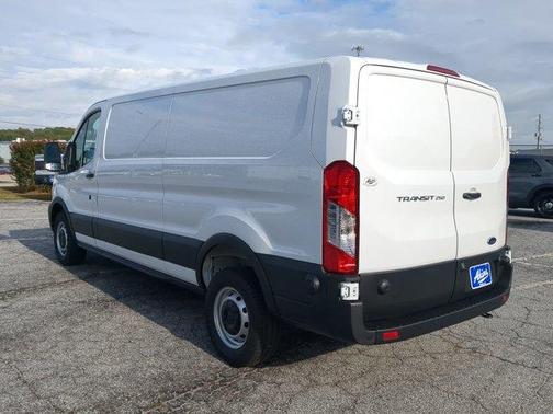 2025 Ford Transit-250 XL