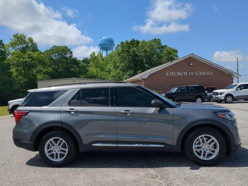 Carbonized Gray Metallic 2025 Ford Explorer Active