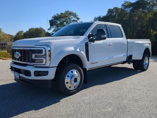 2025 Ford F-450 Platinum