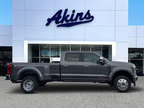 2025 Ford F-450 Lariat