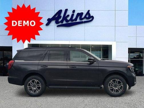 Dark Matter Gray Metallic 2026 Ford Expedition Active