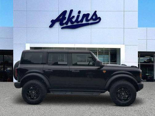 Shadow Black 2026 Ford Bronco Badlands
