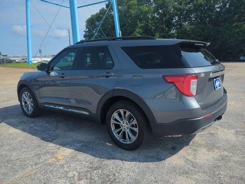 Carbonized Gray Metallic 2022 Ford Explorer XLT